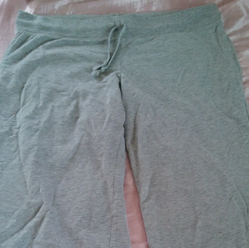Women's Aero Capris Pants Gray Size Large
